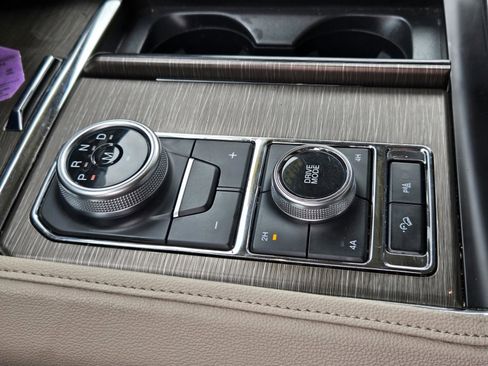 Used 2024 Ford Expedition Max Limited image 19