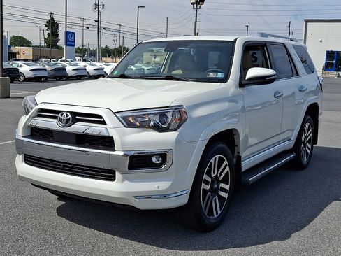 Used 2022 Toyota 4Runner Limited AWD/4WD image 3