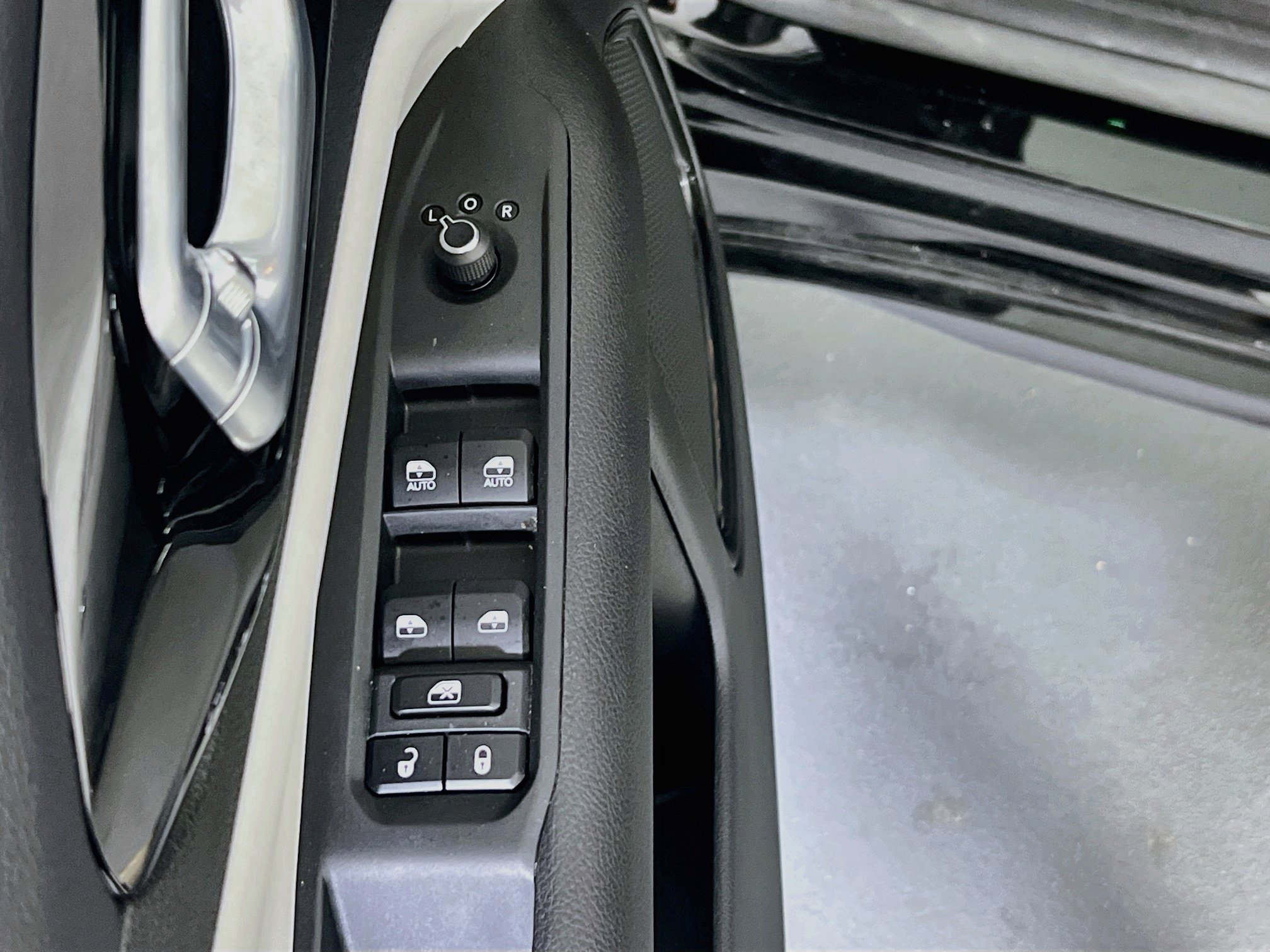 Used 2023 Jeep Compass Limited w/ Elite Group AWD/4WD image 17