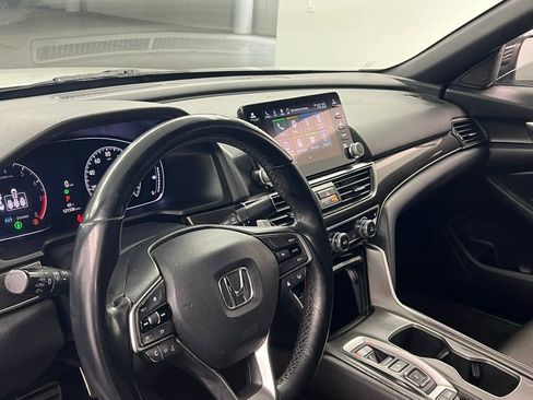 Used 2021 Honda Accord Sport image 8