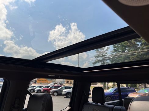 Used 2024 Ford F150 King Ranch w/ FX4 Off-Road Package image 17