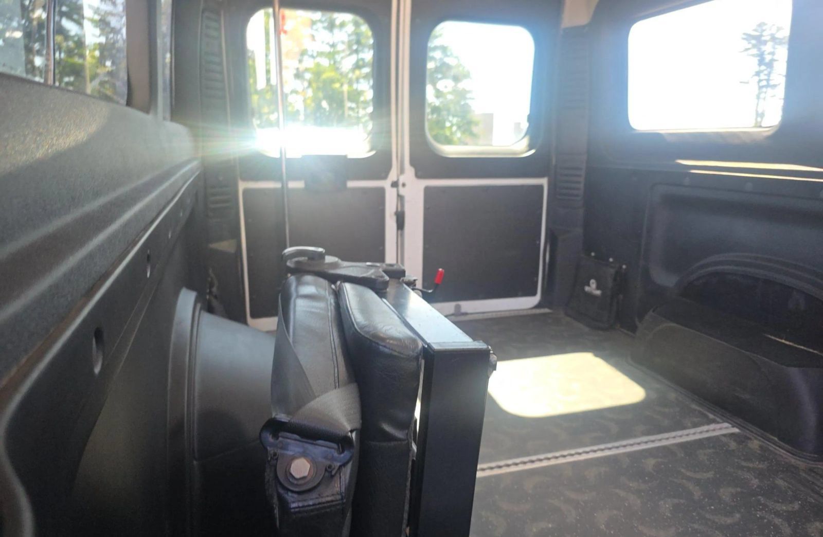 Used 2019 RAM ProMaster 3500 w/ Premium Appearance Group FWD image 9