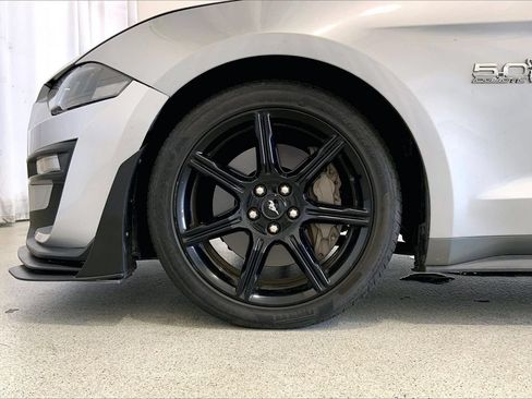 Used 2020 Ford Mustang GT Premium w/ Black Accent Package RWD image 6
