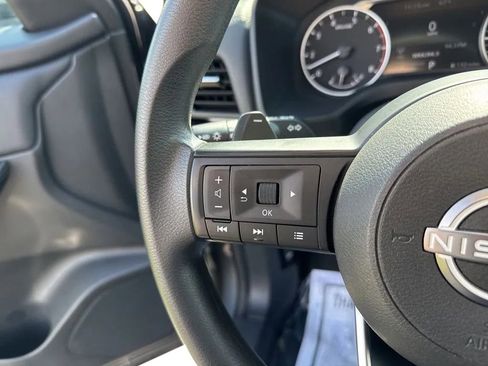 Used 2024 Nissan Rogue SV image 17