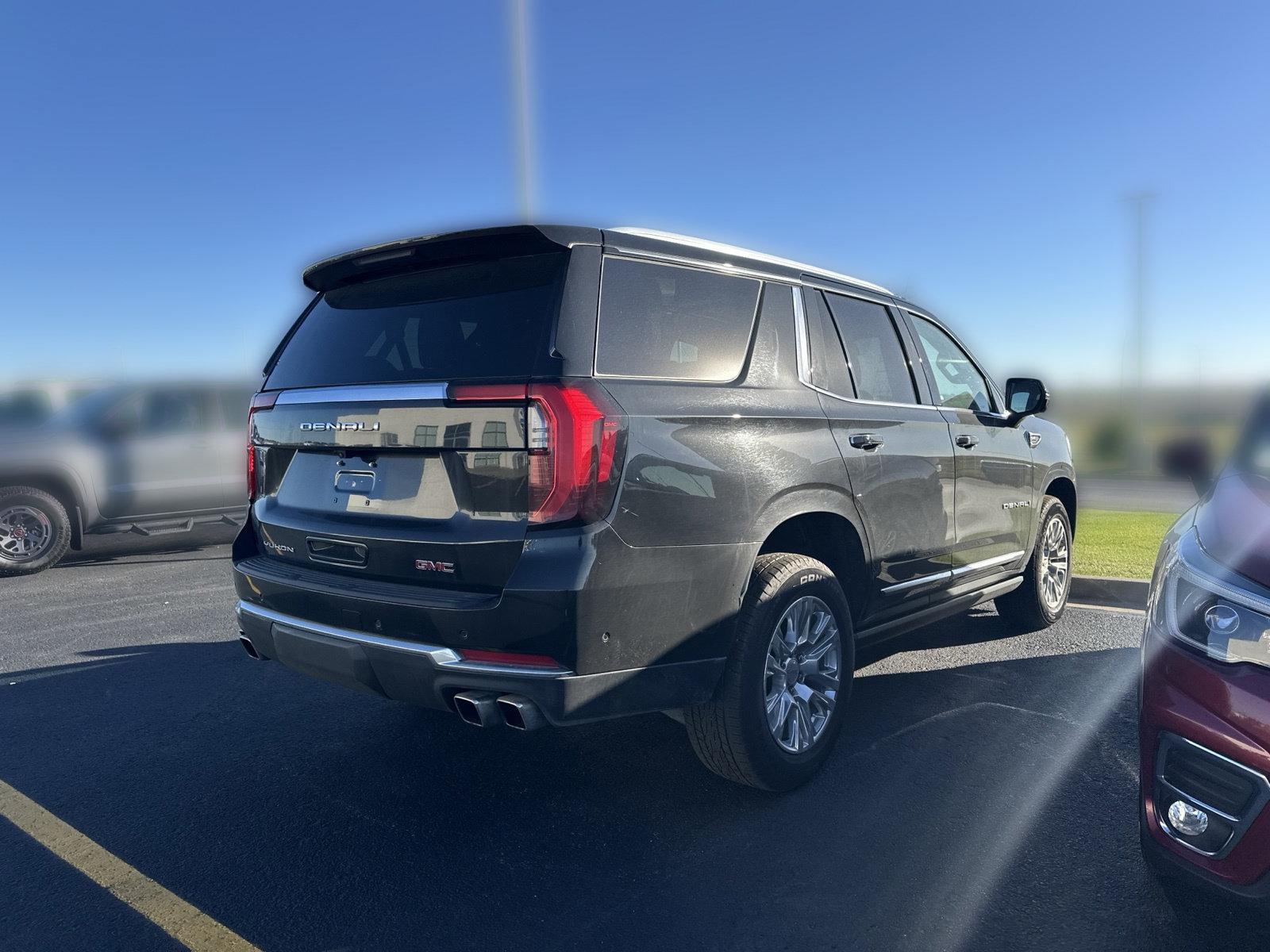 Used 2026 GMC Yukon Denali w/ Sun & Power Step Package AWD/4WD image 3