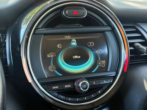 Used 2015 MINI Cooper 4-Door Hardtop image 15