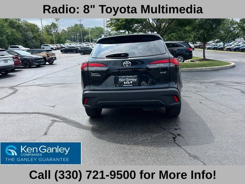 Used 2023 Toyota Corolla Cross XLE w/ Convenience Package FWD image 11