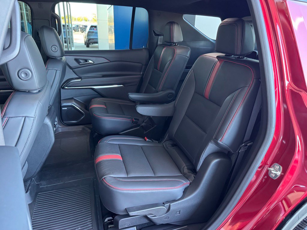 New 2027 Chevrolet Traverse RS w/ LPO, Floor Liner Package FWD image 23