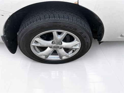 Used 2011 Nissan Rogue SV AWD/4WD image 31