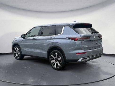 New 2026 Mitsubishi Outlander SE image 3