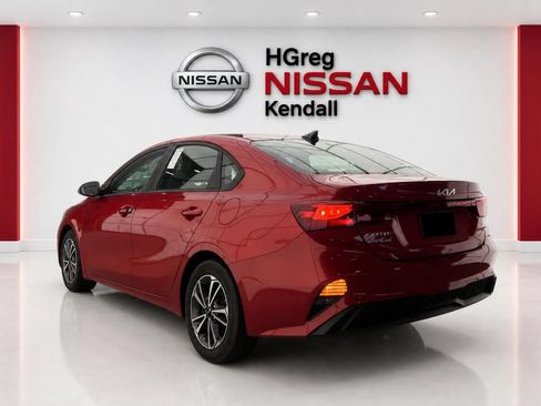 Used 2022 Kia Forte LXS FWD image 2
