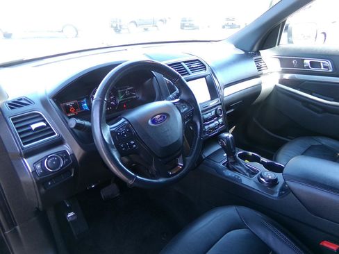 Used 2018 Ford Explorer XLT w/ Equipment Group 202A AWD/4WD image 15