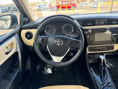Used 2017 Toyota Corolla LE image 13