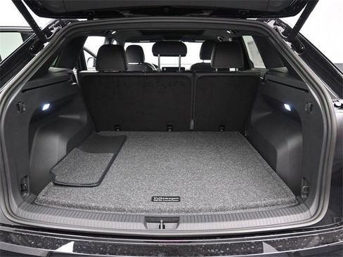 New 2026 Volkswagen Atlas Cross Sport SE image 12