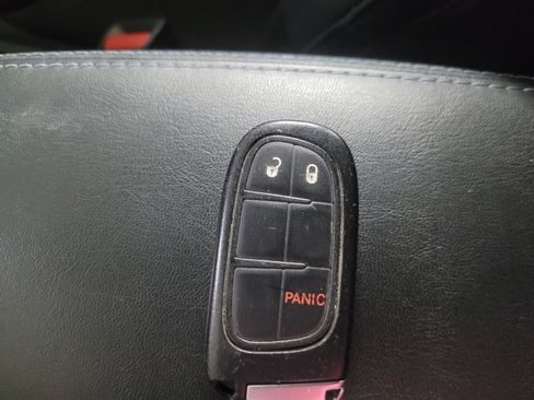 Used 2019 Jeep Cherokee Latitude Plus FWD image 32