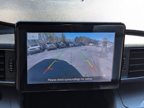 Used 2020 Ford Explorer XLT w/ Equipment Group 202A image 24