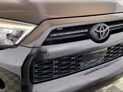 Used 2020 Toyota 4Runner SR5 Premium RWD image 23