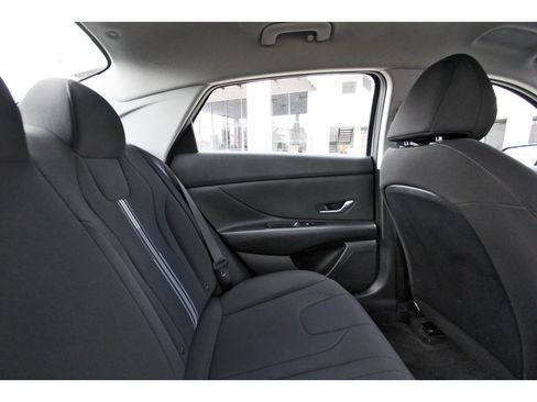 Used 2024 Hyundai Elantra SEL FWD image 13