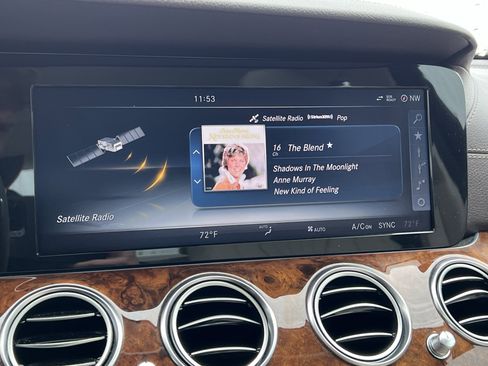 Used 2017 Mercedes-Benz E 300 image 24