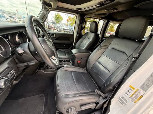 Used 2019 Jeep Wrangler Unlimited Sahara AWD/4WD image 27