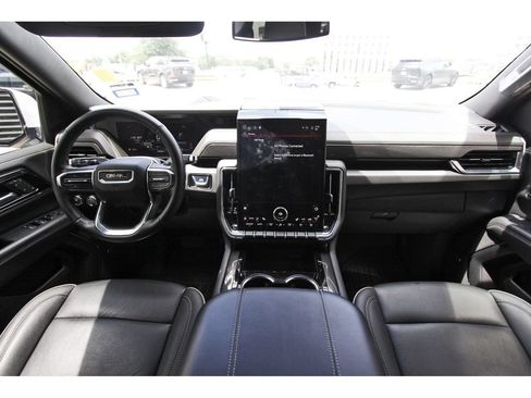 Used 2025 GMC Yukon XL Elevation w/ LPO, Floor Liner Package RWD image 9