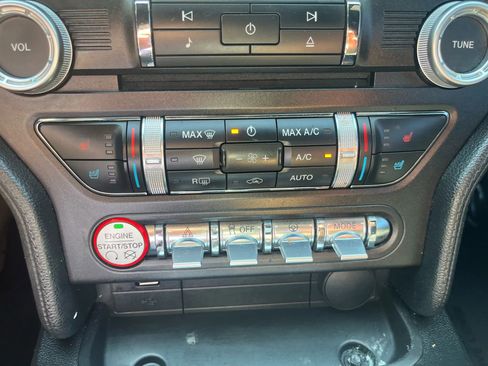 Used 2017 Ford Mustang Coupe image 22