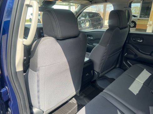 Certified 2023 Nissan Frontier SV w/ Technology Package image 9