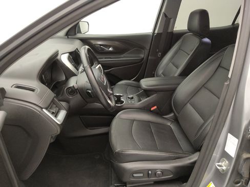Used 2024 GMC Terrain SLT image 17