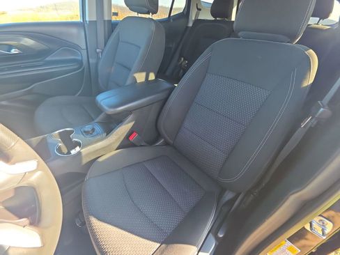 Used 2024 GMC Terrain SLE image 11