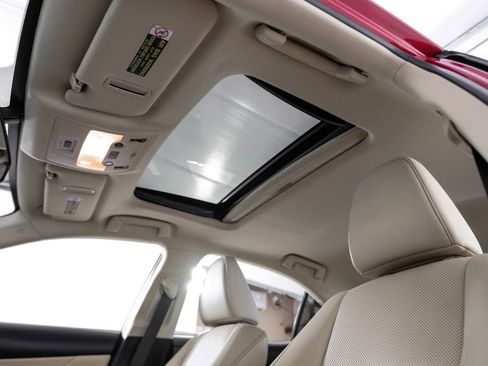 Used 2015 Lexus IS 350 w/ Navigation System Package image 4