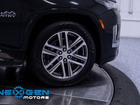 Used 2023 Chevrolet Traverse High Country image 60