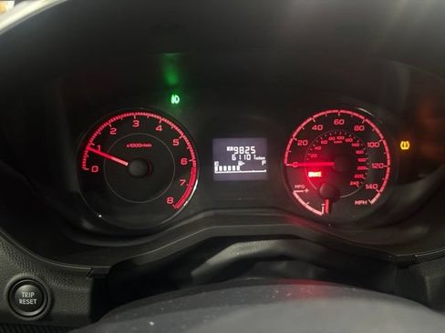 Used 2018 Subaru Crosstrek 2.0i Premium AWD/4WD image 18