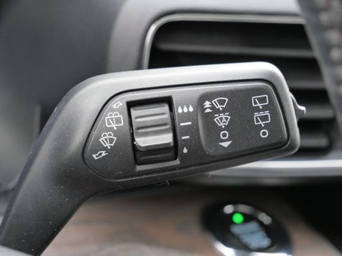 Used 2020 Ford Explorer Platinum w/ Premium Technology Package image 33