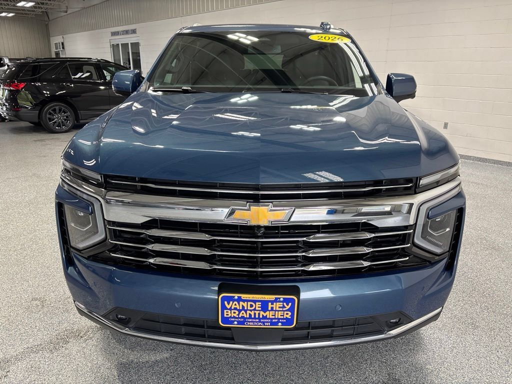 Used 2026 Chevrolet Suburban LT w/ Comfort Package AWD/4WD image 2