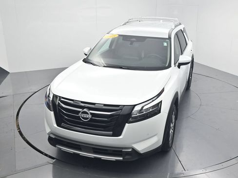 Used 2025 Nissan Pathfinder SL w/ Black Appearance Package AWD/4WD image 58