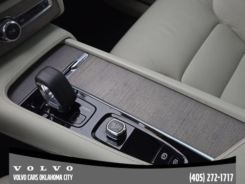 Certified 2024 Volvo XC90 B6 Plus w/ Protection Package Premier AWD/4WD image 16