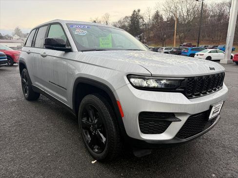 Certified 2023 Jeep Grand Cherokee Altitude image 6