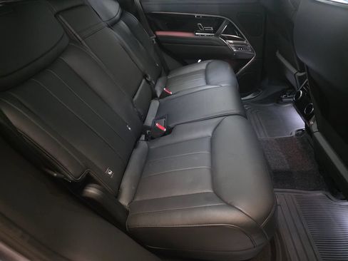 Certified 2023 Land Rover Range Rover SE AWD/4WD image 24
