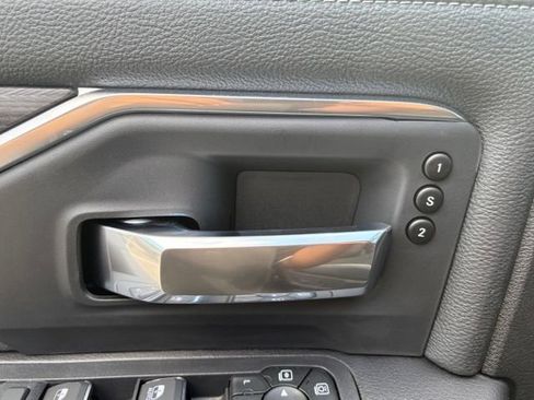 New 2026 RAM 2500 Laramie AWD/4WD image 14