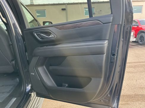 Used 2023 Chevrolet Suburban LT image 30