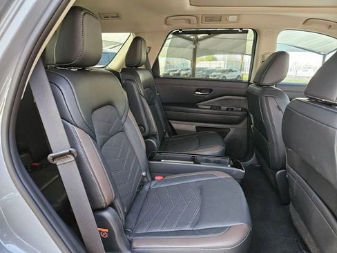 Used 2023 Nissan Pathfinder Platinum image 24
