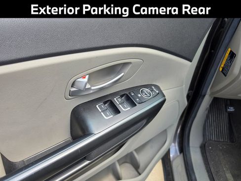 Used 2015 Kia Sedona LX w/ LX Convenience Package FWD image 8