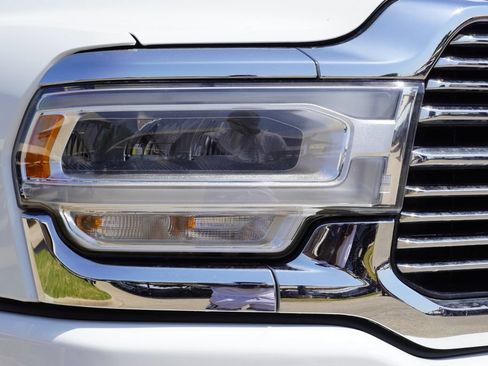 Used 2024 RAM 2500 Laramie AWD/4WD image 4