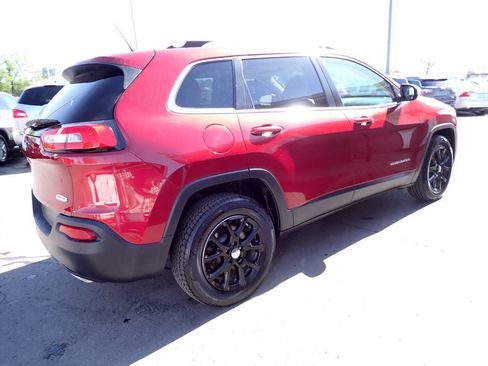 Used 2015 Jeep Cherokee Latitude w/ Cold Weather Group AWD/4WD image 6