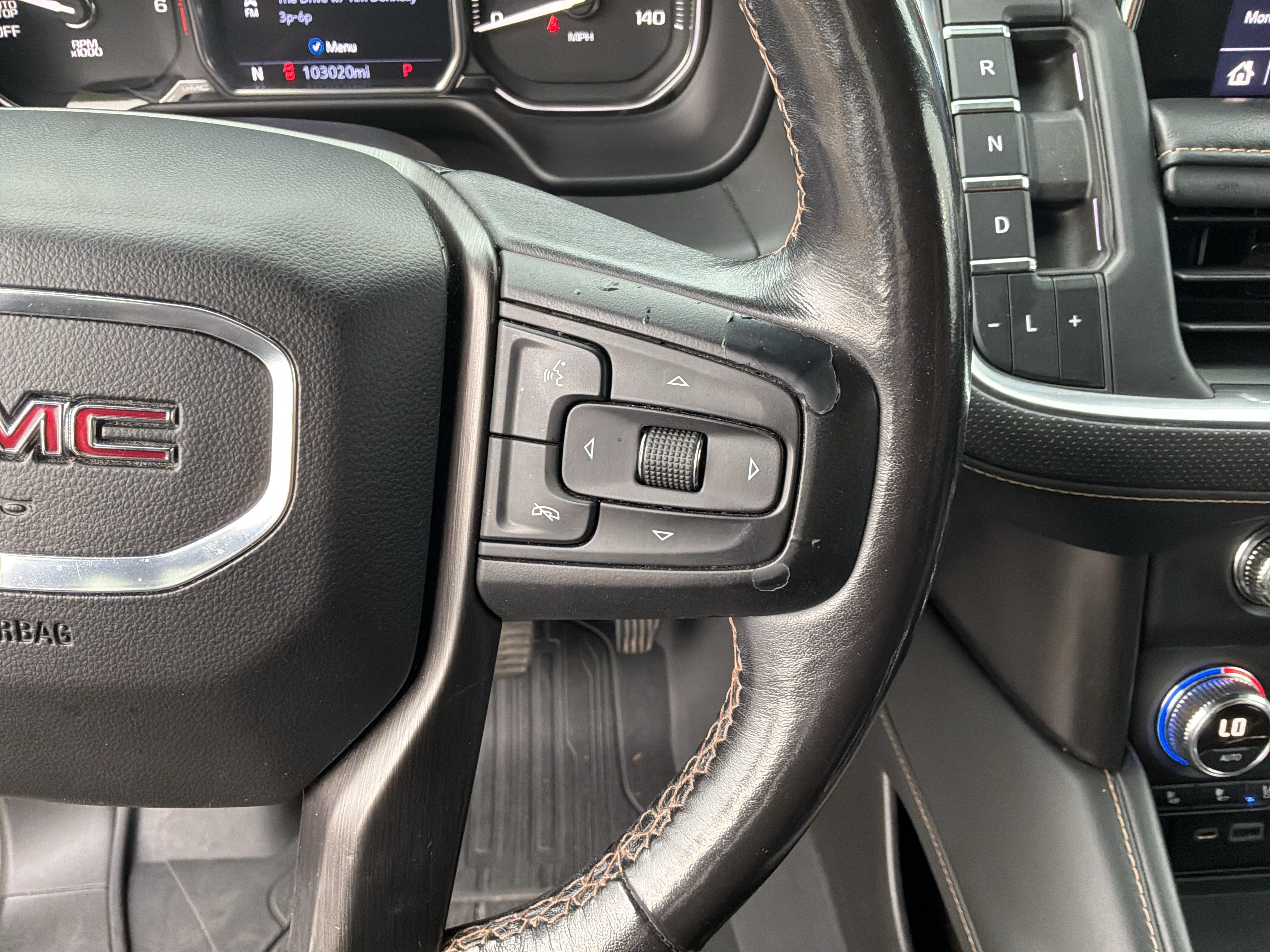 Used 2021 GMC Yukon AT4 w/ AT4 Premium Package AWD/4WD image 20