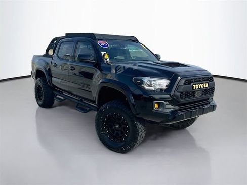 Used 2021 Toyota Tacoma TRD Sport RWD image 2