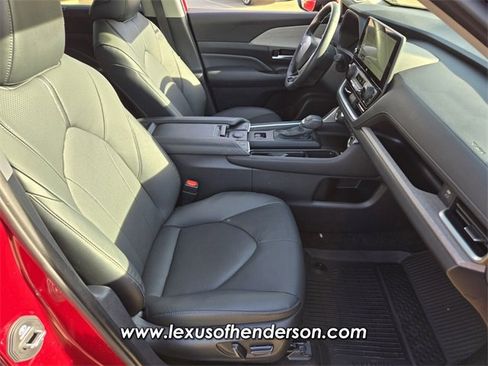Used 2025 Toyota Grand Highlander FWD image 17