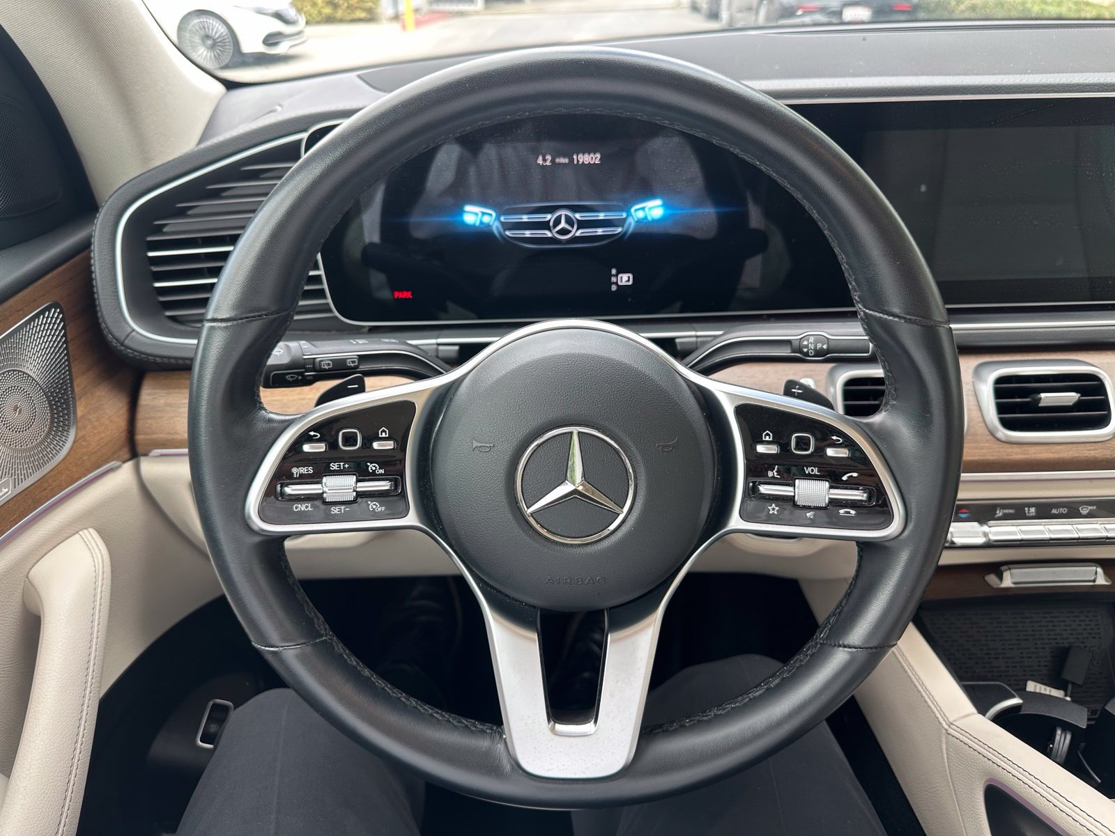 Used 2023 Mercedes-Benz GLS 450 4MATIC image 3