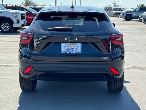 New 2026 Chevrolet Trax RS w/ Sunroof Package FWD image 4
