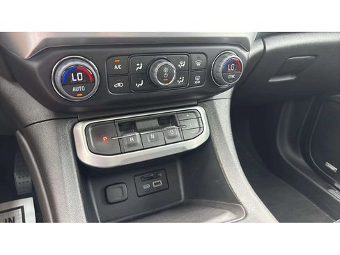 Used 2023 GMC Acadia SLT w/ Preferred Package AWD/4WD image 20